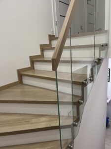 Schody drewniane na beton